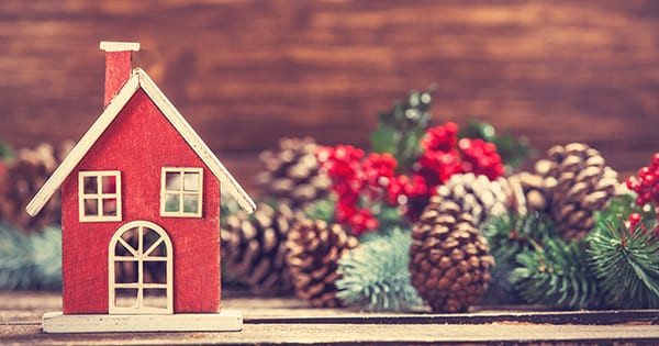 Why You Shouldn’t Take Your House Off the Market During the Holidays
